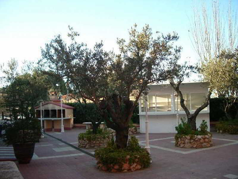 Hotel Les Torres Sant Esteve Sesrovires Exterior photo